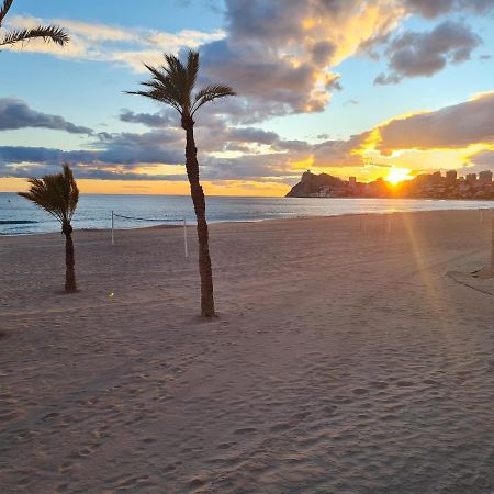 Sunny Morning Of Costa Blanca - Sunset Waves Benidorm Apartman Kültér fotó