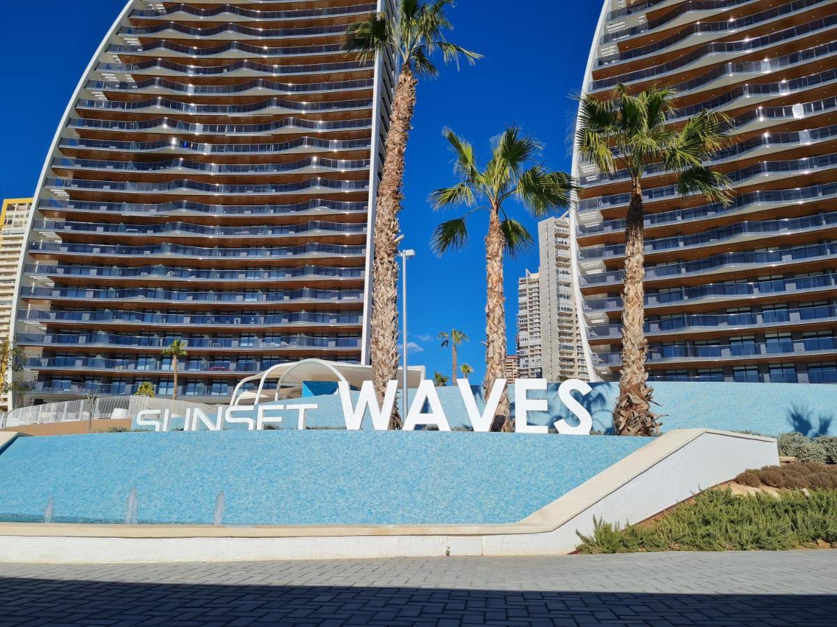 Sunny Morning Of Costa Blanca - Sunset Waves Benidorm Apartman Kültér fotó